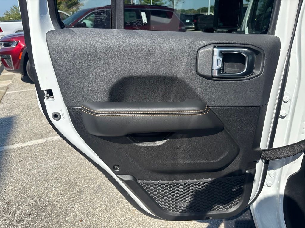 2027 Jeep Wrangler WRANGLER 4-DOOR SAHARA