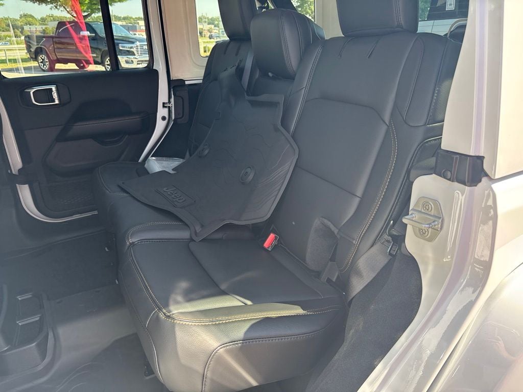 2027 Jeep Wrangler WRANGLER 4-DOOR SAHARA