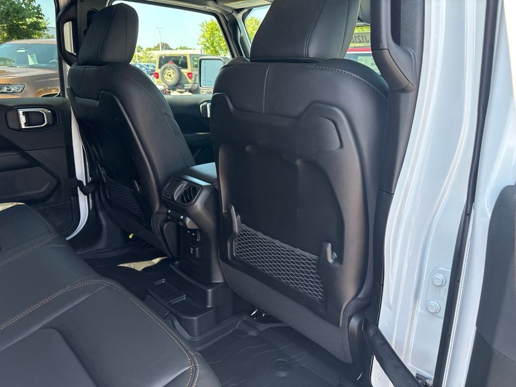 2027 Jeep Wrangler WRANGLER 4-DOOR SAHARA