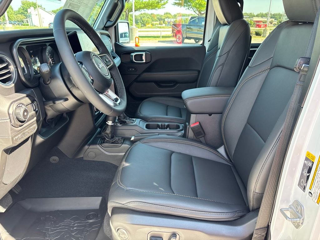 2027 Jeep Wrangler WRANGLER 4-DOOR SAHARA