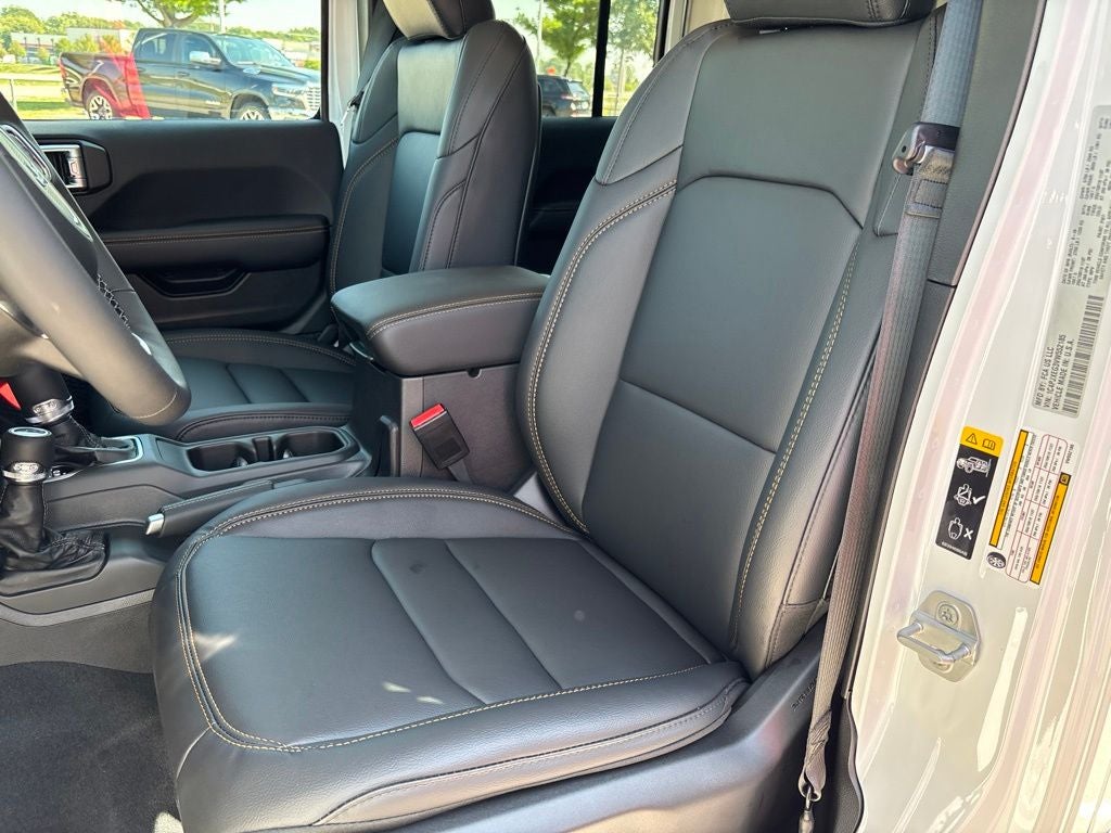 2027 Jeep Wrangler WRANGLER 4-DOOR SAHARA