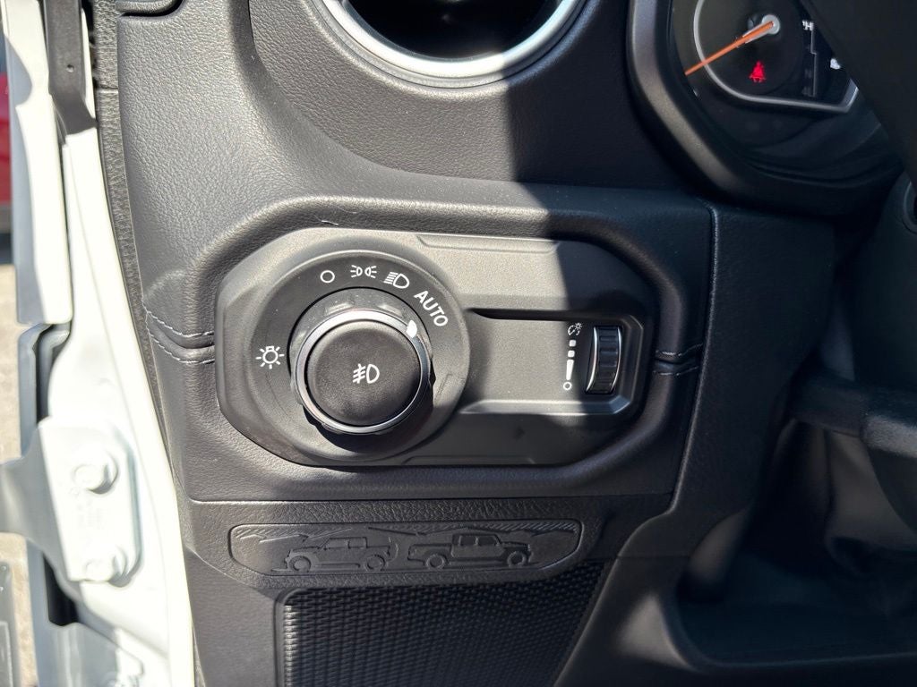 2027 Jeep Wrangler WRANGLER 4-DOOR SAHARA