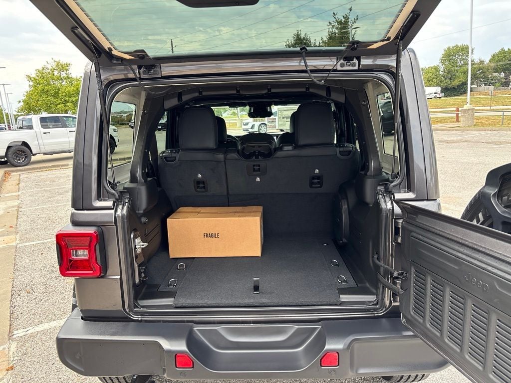 2027 Jeep Wrangler WRANGLER 4-DOOR SAHARA