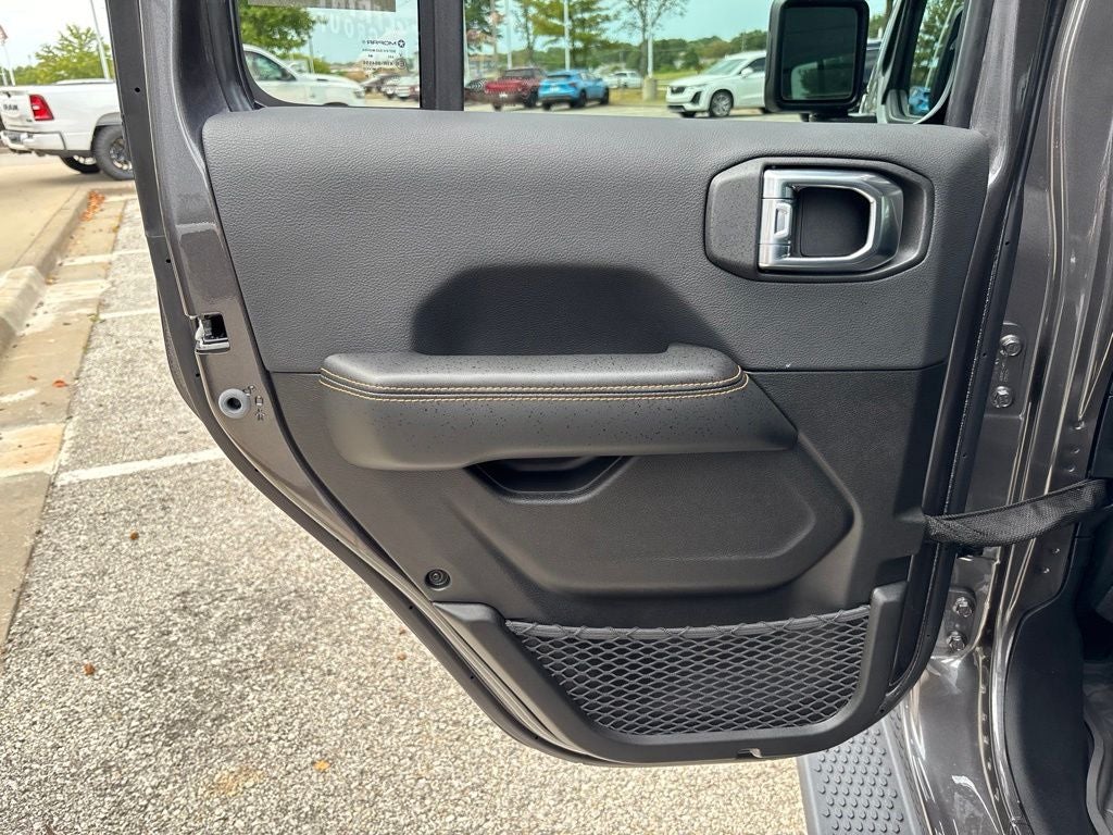 2027 Jeep Wrangler WRANGLER 4-DOOR SAHARA
