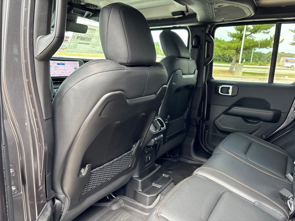 2027 Jeep Wrangler WRANGLER 4-DOOR SAHARA