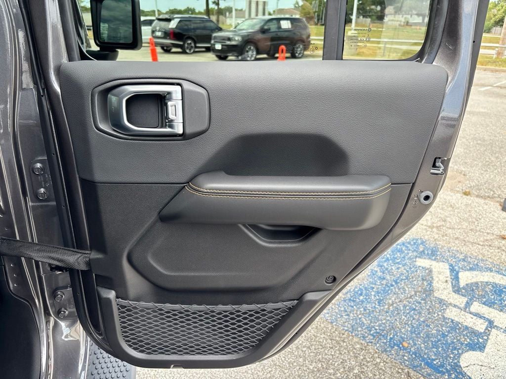 2027 Jeep Wrangler WRANGLER 4-DOOR SAHARA