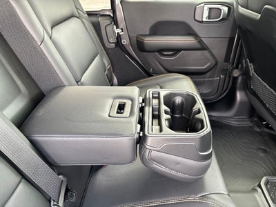 2027 Jeep Wrangler WRANGLER 4-DOOR SAHARA