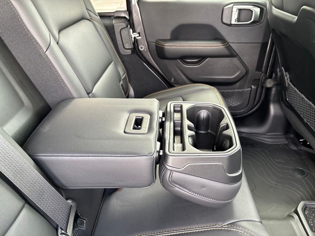 2027 Jeep Wrangler WRANGLER 4-DOOR SAHARA