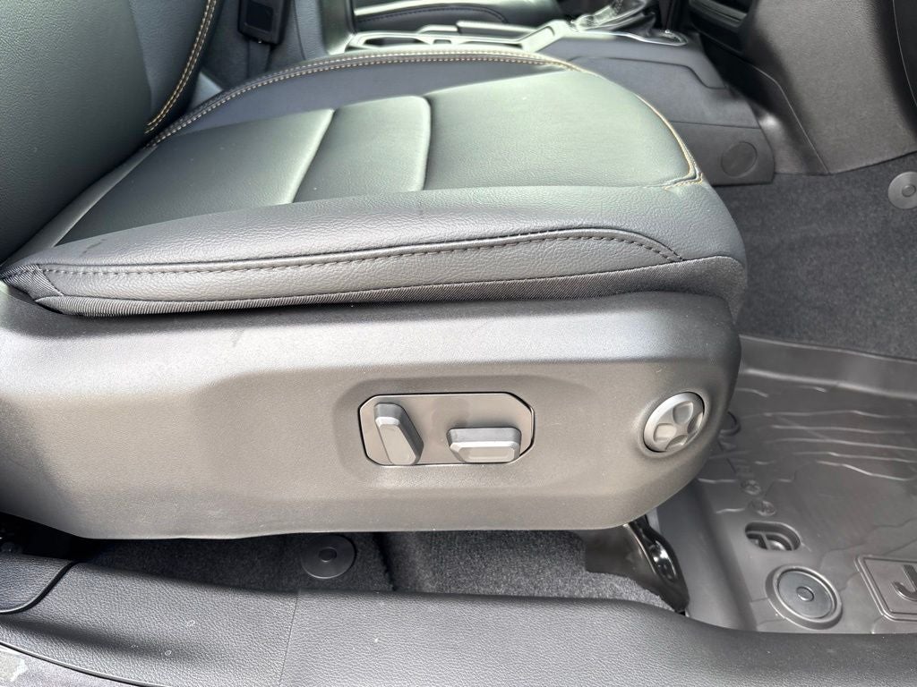 2027 Jeep Wrangler WRANGLER 4-DOOR SAHARA