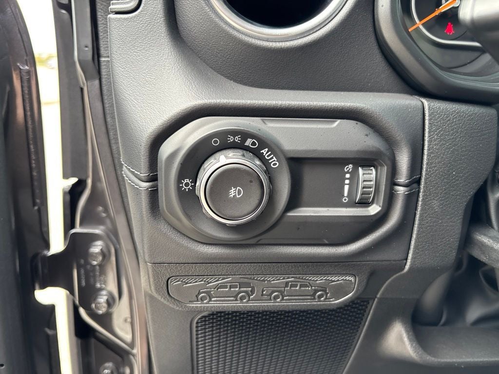 2027 Jeep Wrangler WRANGLER 4-DOOR SAHARA