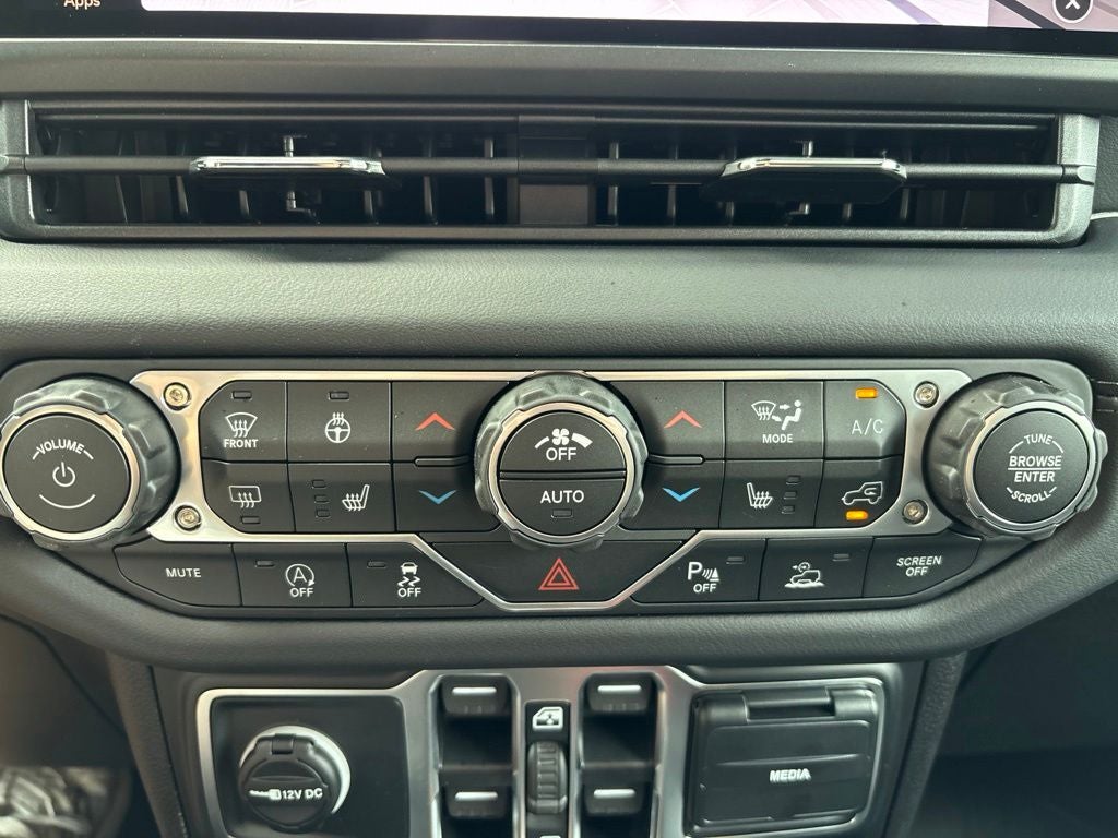 2027 Jeep Wrangler WRANGLER 4-DOOR SAHARA