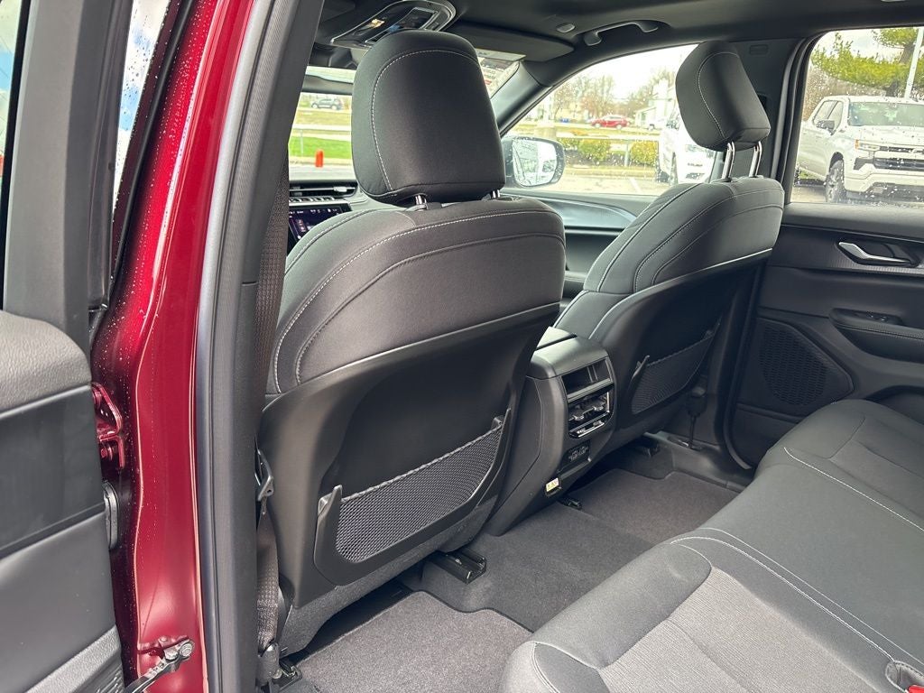 2026 Jeep Grand Cherokee GRAND CHEROKEE LAREDO X 4X4
