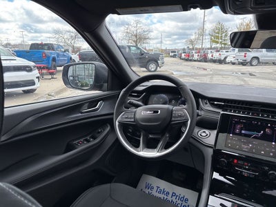 2026 Jeep Grand Cherokee GRAND CHEROKEE LAREDO X 4X4