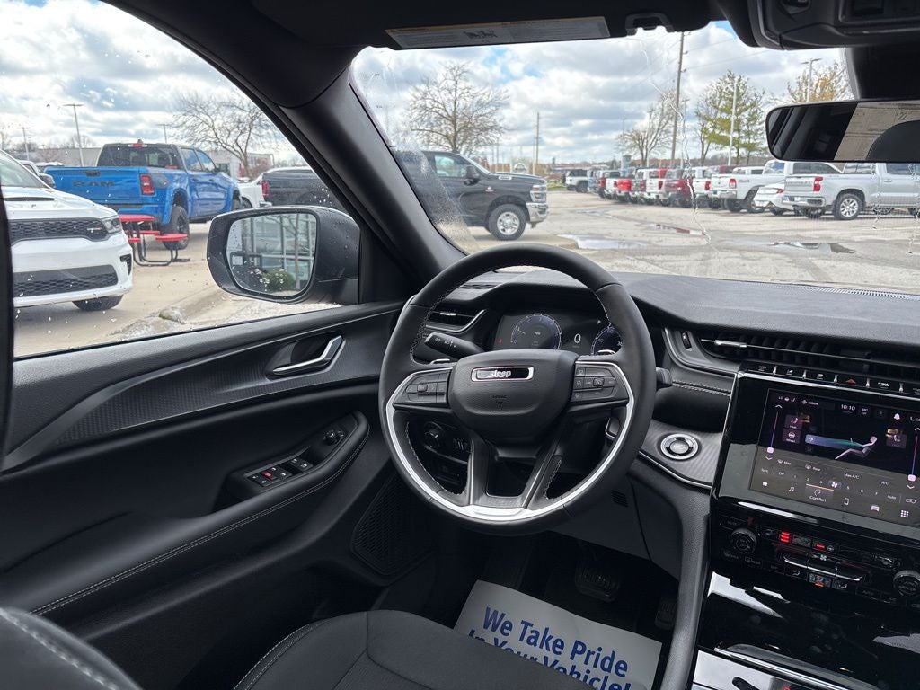 2026 Jeep Grand Cherokee GRAND CHEROKEE LAREDO X 4X4