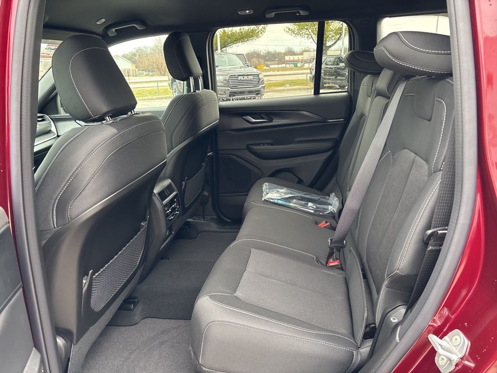 2026 Jeep Grand Cherokee GRAND CHEROKEE LAREDO 4X4