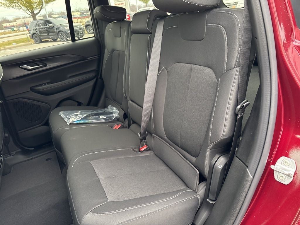 2026 Jeep Grand Cherokee GRAND CHEROKEE LAREDO 4X4