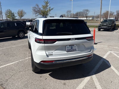 2026 Jeep Grand Cherokee GRAND CHEROKEE LAREDO 4X4