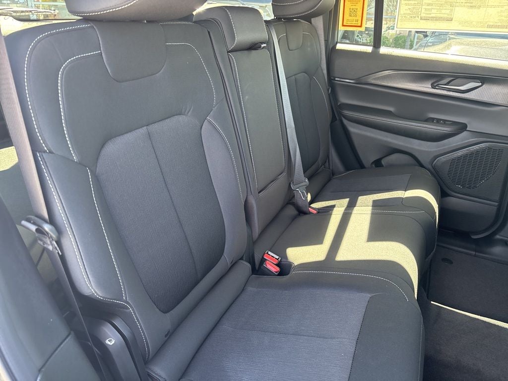 2026 Jeep Grand Cherokee GRAND CHEROKEE LAREDO 4X4