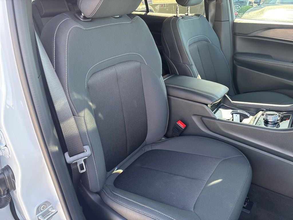 2026 Jeep Grand Cherokee GRAND CHEROKEE LAREDO 4X4
