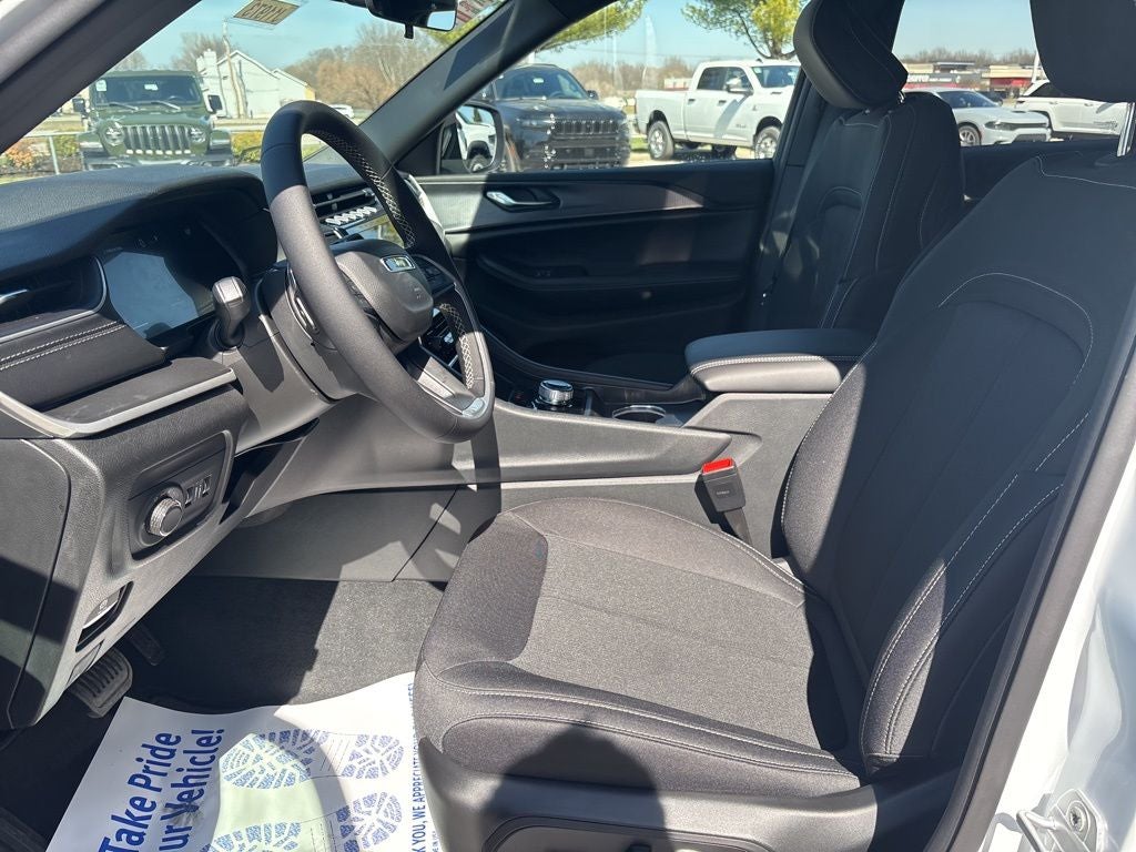 2026 Jeep Grand Cherokee GRAND CHEROKEE LAREDO 4X4