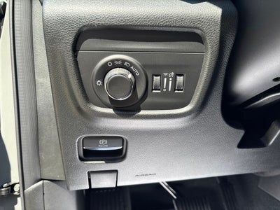2027 Jeep Grand Cherokee Laredo Altitude