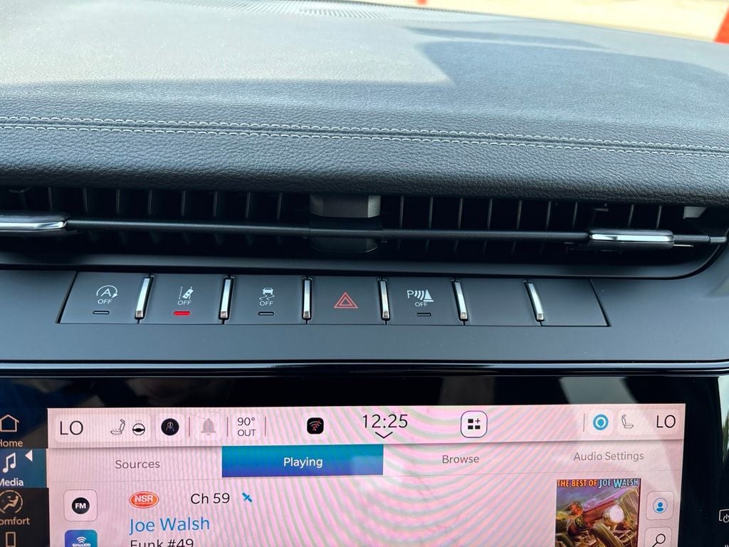 2027 Jeep Grand Cherokee Laredo Altitude