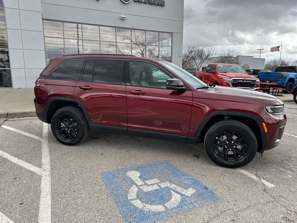 2026 Jeep Grand Cherokee GRAND CHEROKEE LAREDO ALTITUDE 4X4