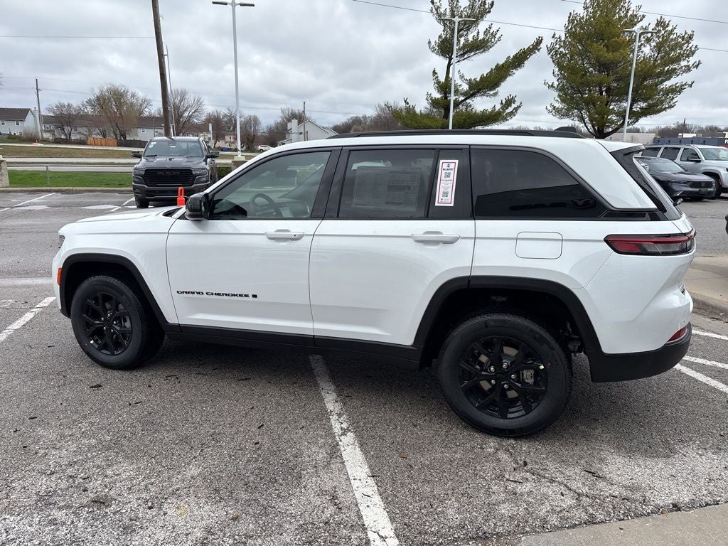 2026 Jeep Grand Cherokee GRAND CHEROKEE LAREDO ALTITUDE 4X4