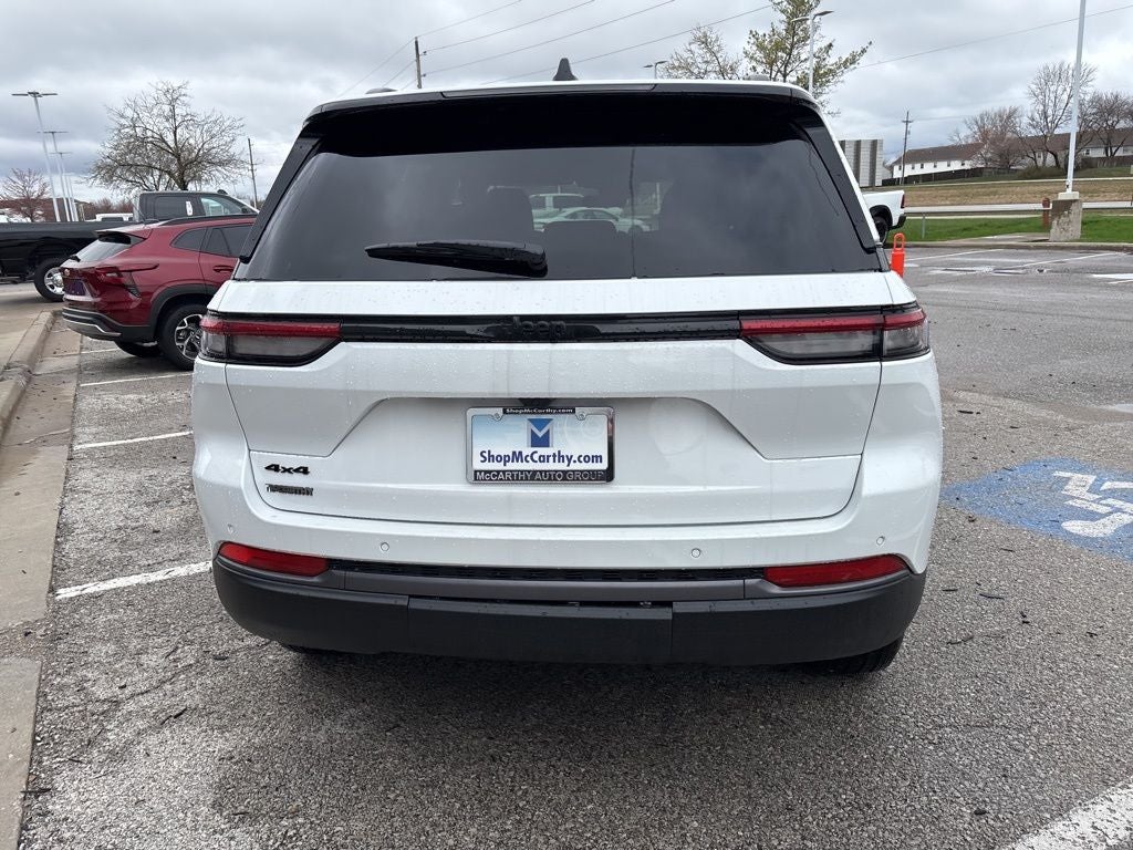 2026 Jeep Grand Cherokee GRAND CHEROKEE LAREDO ALTITUDE 4X4