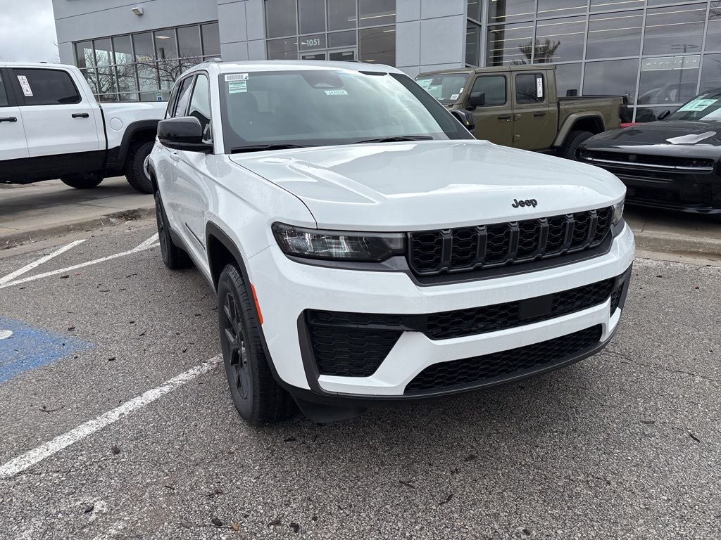 2026 Jeep Grand Cherokee GRAND CHEROKEE LAREDO ALTITUDE 4X4