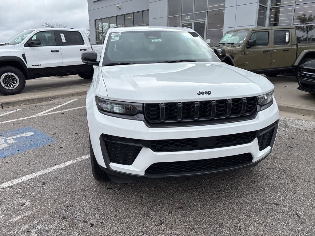 2026 Jeep Grand Cherokee GRAND CHEROKEE LAREDO ALTITUDE 4X4