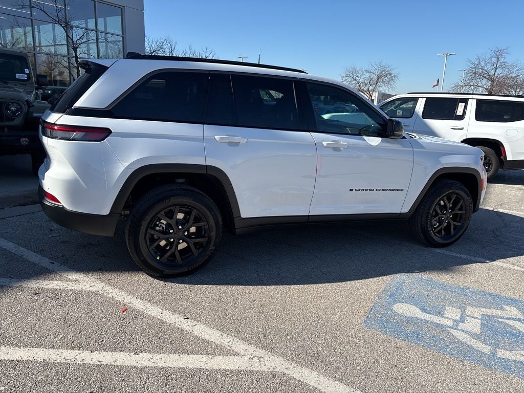2026 Jeep Grand Cherokee GRAND CHEROKEE LAREDO ALTITUDE 4X4