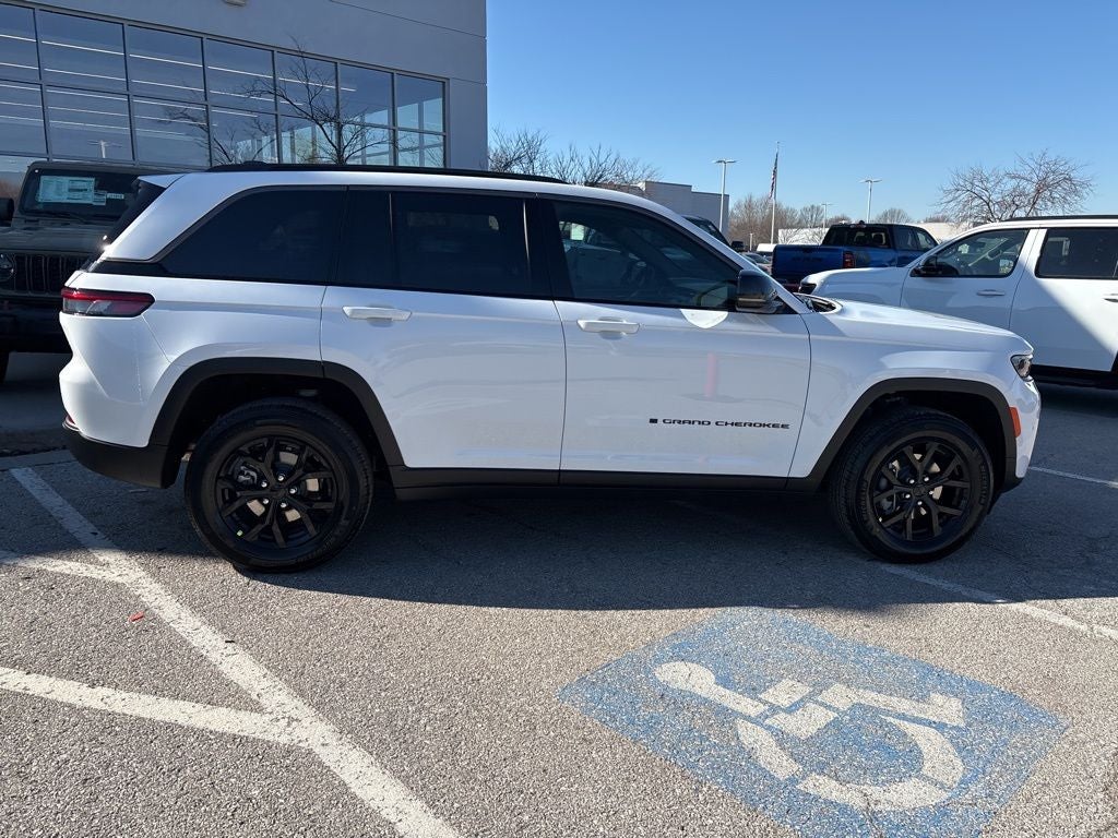 2026 Jeep Grand Cherokee GRAND CHEROKEE LAREDO ALTITUDE 4X4