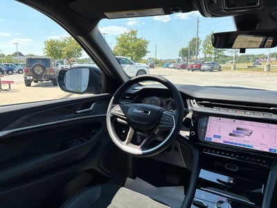 2027 Jeep Grand Cherokee Laredo Altitude