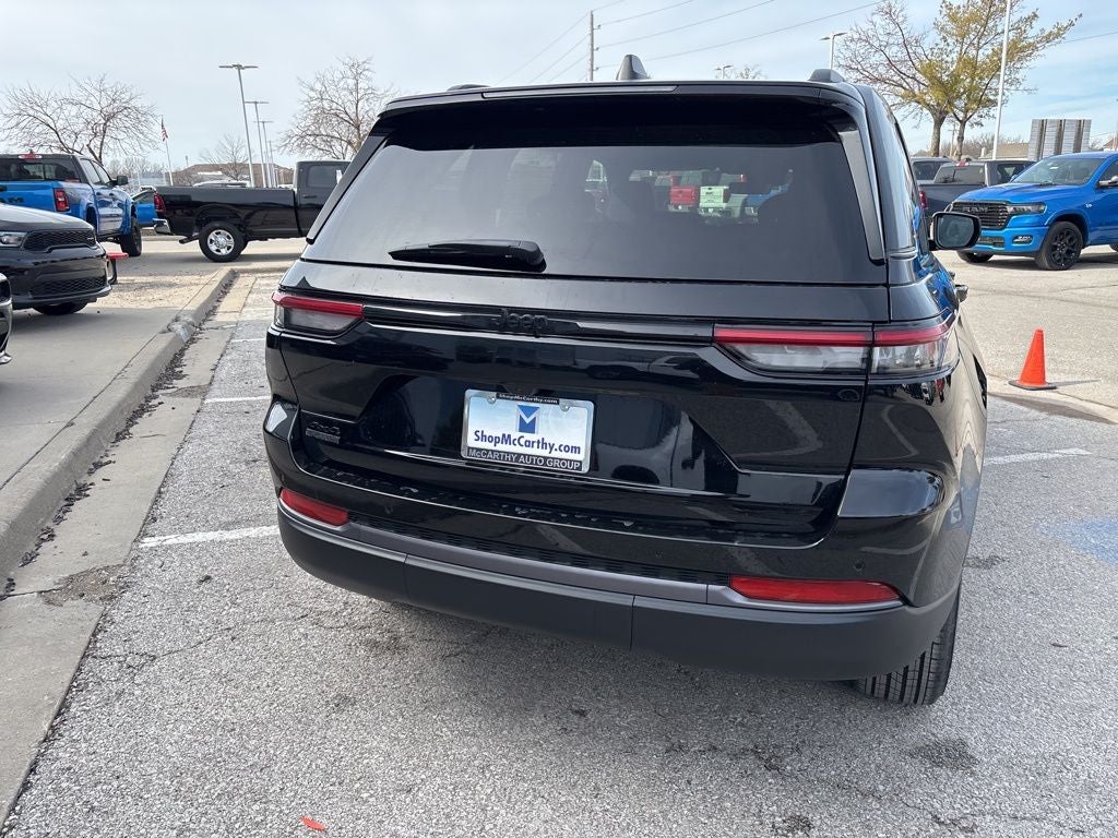 2026 Jeep Grand Cherokee GRAND CHEROKEE LAREDO ALTITUDE 4X4