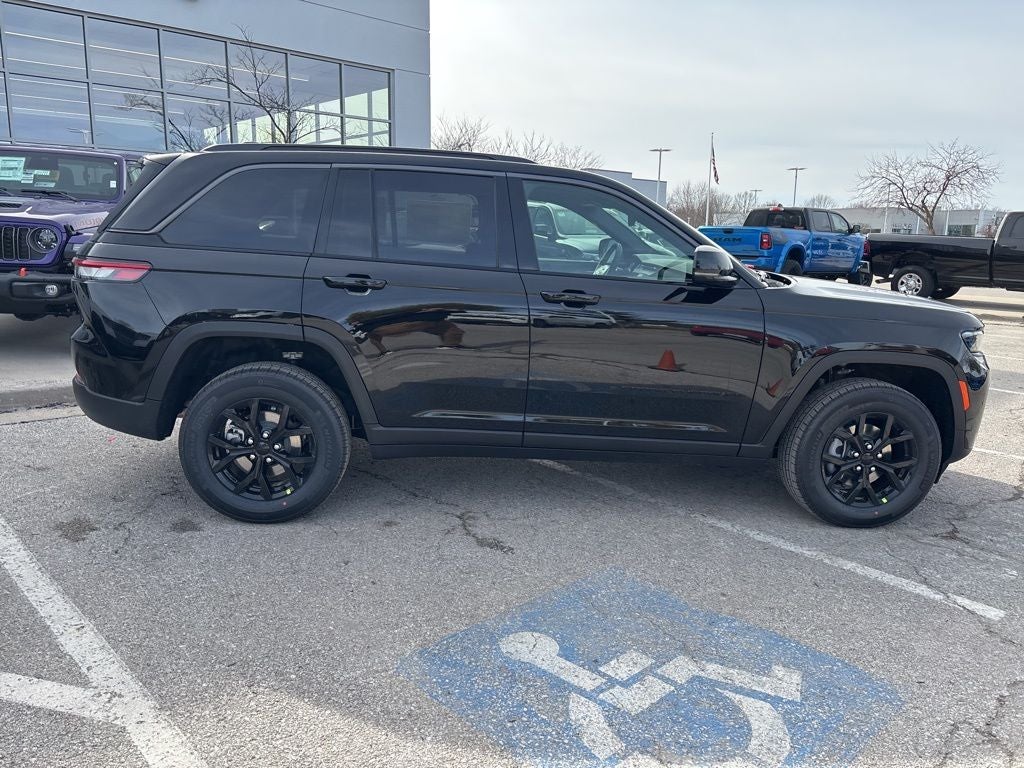 2026 Jeep Grand Cherokee GRAND CHEROKEE LAREDO ALTITUDE 4X4
