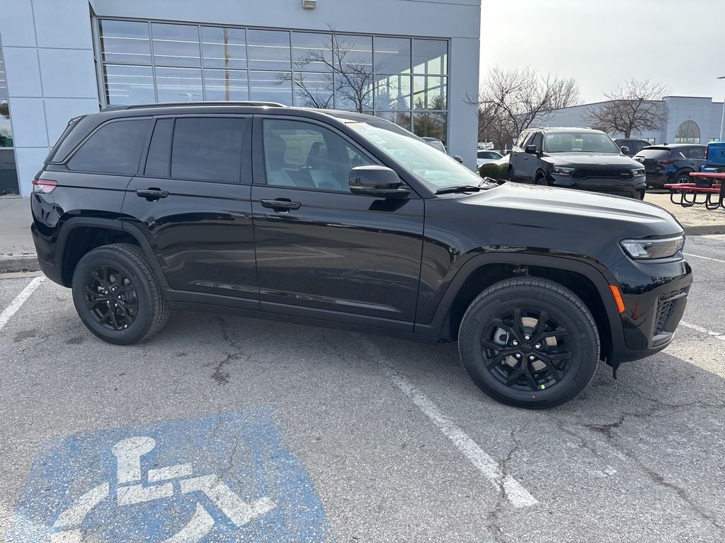 2026 Jeep Grand Cherokee GRAND CHEROKEE LAREDO ALTITUDE 4X4