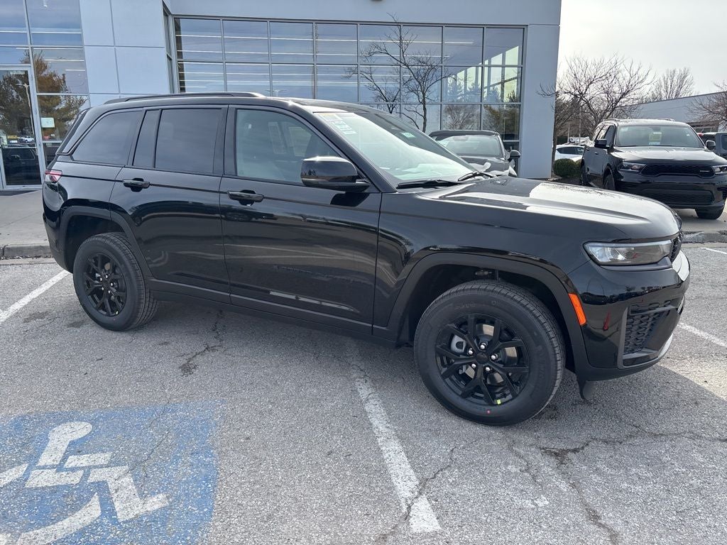 2026 Jeep Grand Cherokee GRAND CHEROKEE LAREDO ALTITUDE 4X4