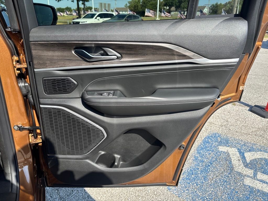 2027 Jeep Grand Cherokee Limited Reserve