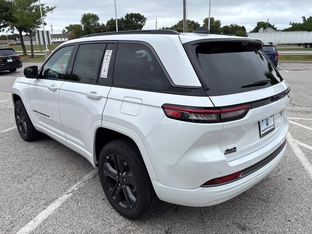 2027 Jeep Grand Cherokee GRAND CHEROKEE LIMITED RESERVE 4X4