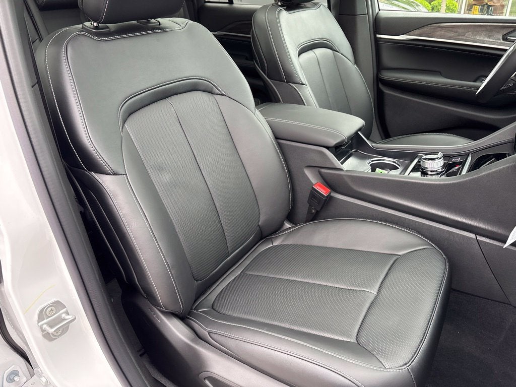 2027 Jeep Grand Cherokee GRAND CHEROKEE LIMITED RESERVE 4X4