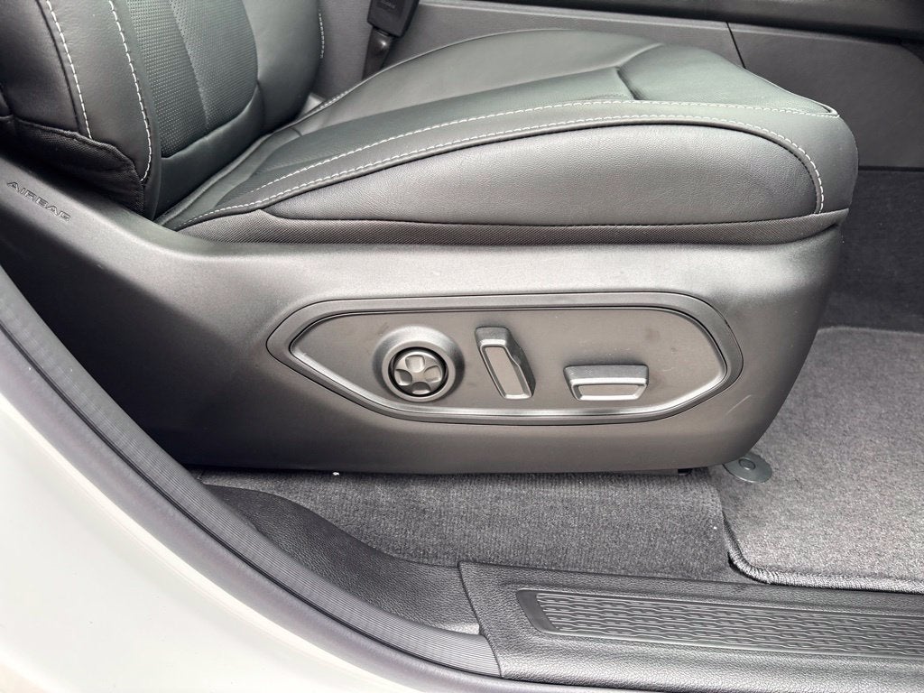 2027 Jeep Grand Cherokee GRAND CHEROKEE LIMITED RESERVE 4X4