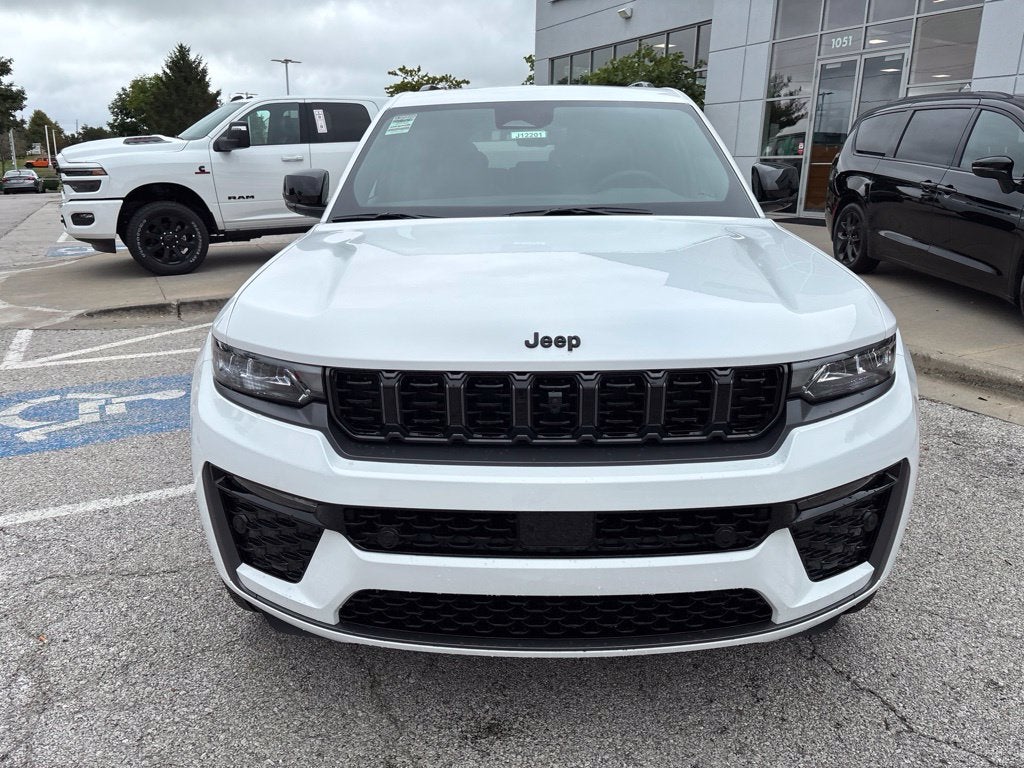 2027 Jeep Grand Cherokee GRAND CHEROKEE LIMITED RESERVE 4X4