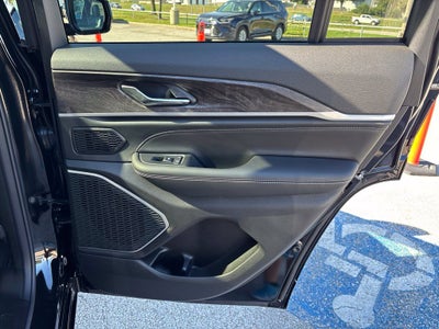 2027 Jeep Grand Cherokee GRAND CHEROKEE LIMITED RESERVE 4X4