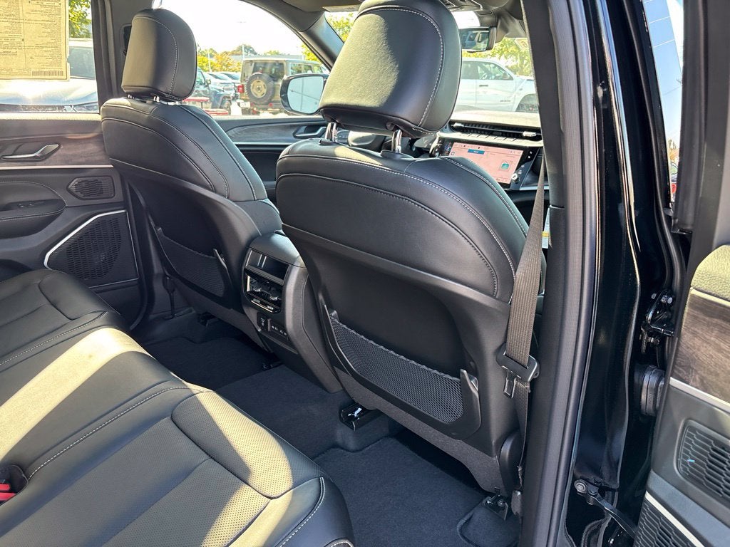 2027 Jeep Grand Cherokee GRAND CHEROKEE LIMITED RESERVE 4X4