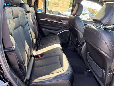 2027 Jeep Grand Cherokee GRAND CHEROKEE LIMITED RESERVE 4X4
