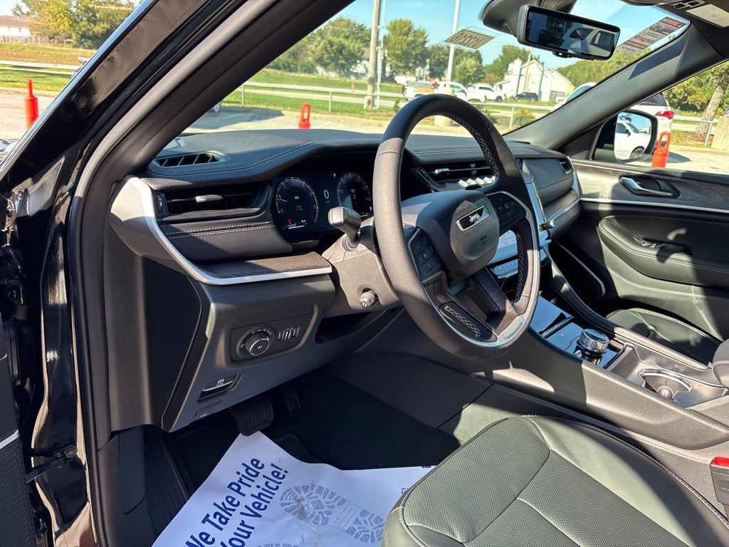 2027 Jeep Grand Cherokee GRAND CHEROKEE LIMITED RESERVE 4X4