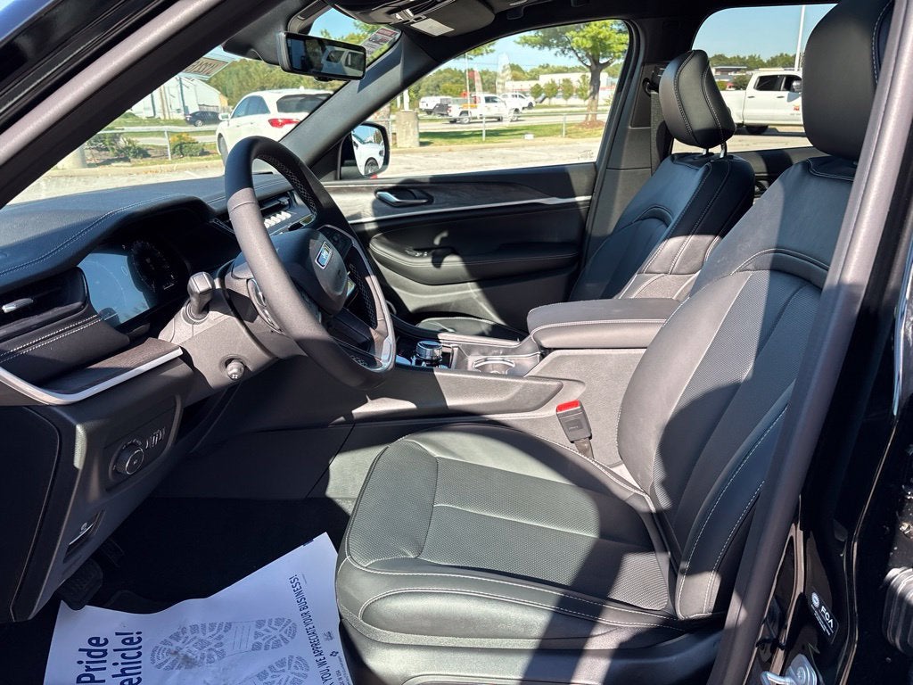 2027 Jeep Grand Cherokee GRAND CHEROKEE LIMITED RESERVE 4X4