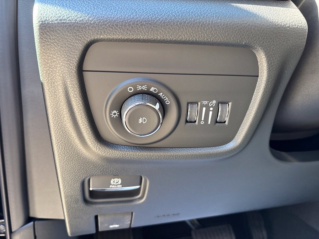 2027 Jeep Grand Cherokee GRAND CHEROKEE LIMITED RESERVE 4X4