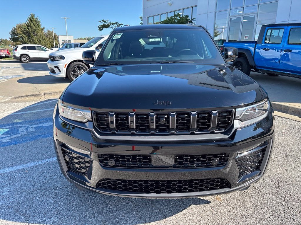 2027 Jeep Grand Cherokee GRAND CHEROKEE LIMITED RESERVE 4X4